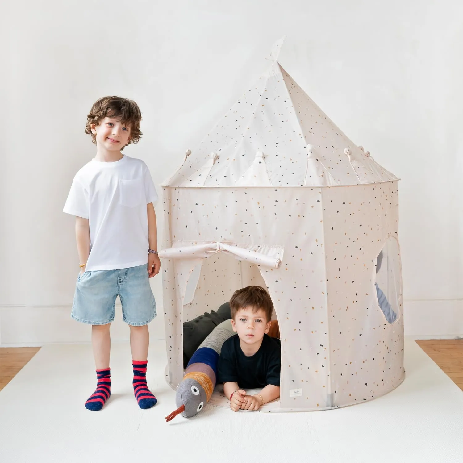3 Sprouts Kids Play Tent - Sustainable Recycled Fabric – Fun Spacious Childs Playhouse for Indoor Games for Boys & Girls - Durable Fort Pop Up House for Toddlers & Children Age 3-10 - Terrazzo Beige