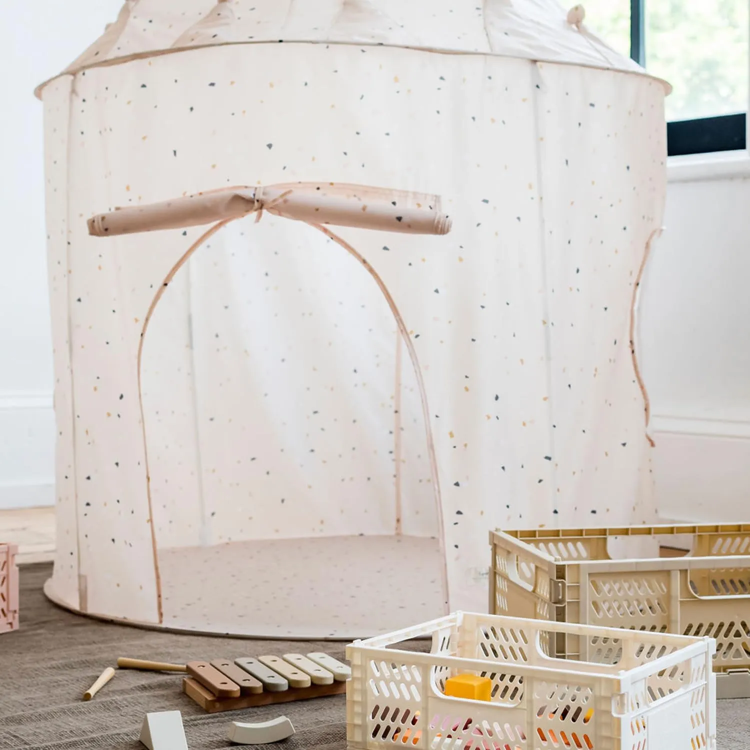 3 Sprouts Kids Play Tent - Sustainable Recycled Fabric – Fun Spacious Childs Playhouse for Indoor Games for Boys & Girls - Durable Fort Pop Up House for Toddlers & Children Age 3-10 - Terrazzo Beige