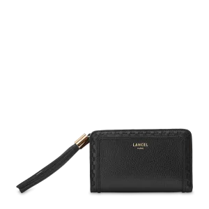 Compact rectangular zipped wallet