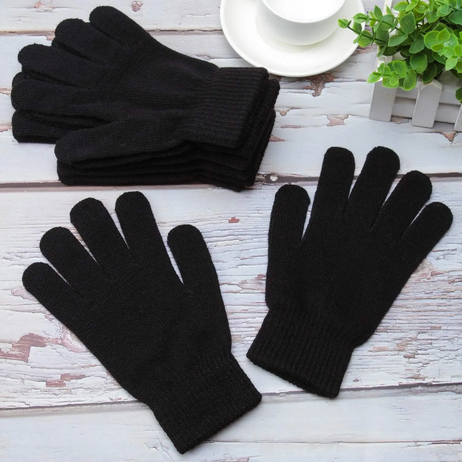 Cooraby 12 Pairs Winter Magic Gloves Stretchy Warm Knit Gloves with Mesh Storage Bag for Men or Women