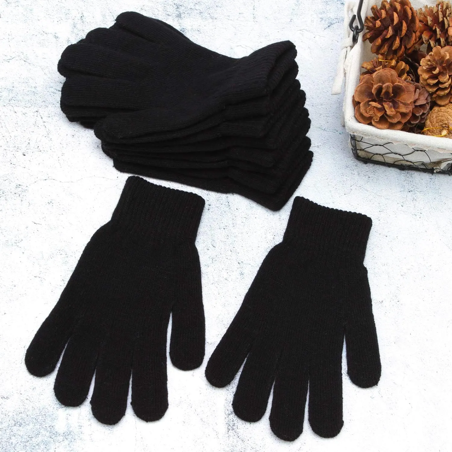 Cooraby 12 Pairs Winter Magic Gloves Stretchy Warm Knit Gloves with Mesh Storage Bag for Men or Women