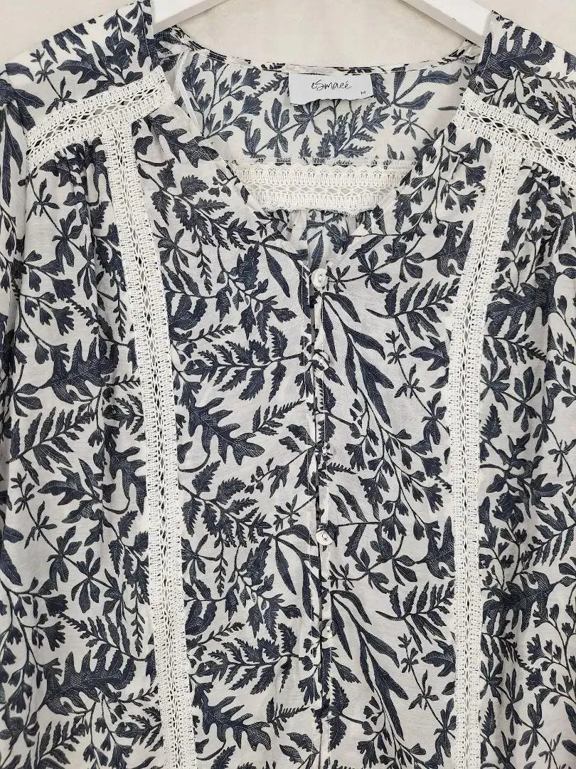Esmaee Lightweight Fern Leaf Blouse Size M