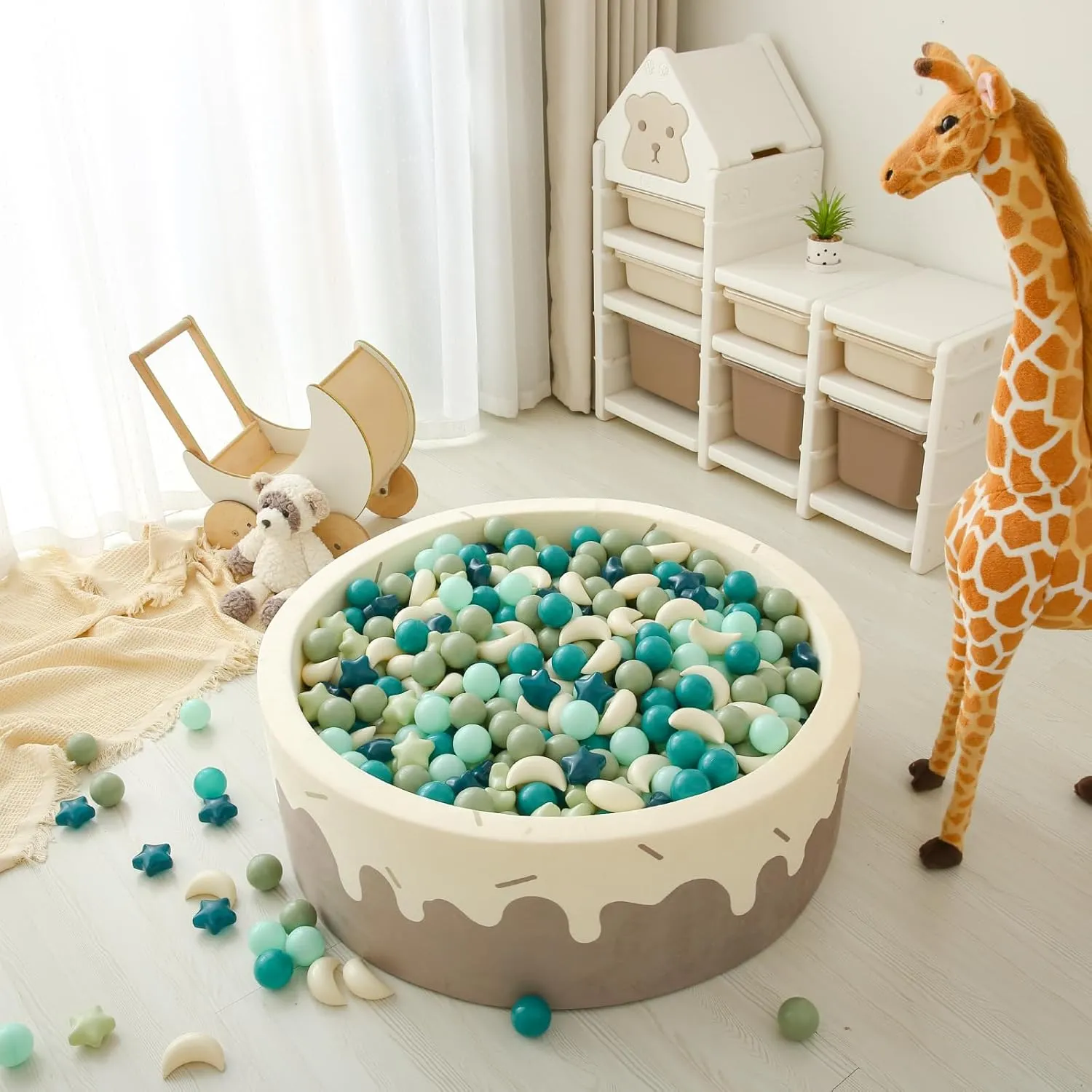 GOGOSO Ball Pit Balls Stars Moon Shapes Plastic Pitballs for Toddler Play Tent Baby Photo Props Kids Pool Water Toys Kiddie Pool Party Decor,Green, 100pcs