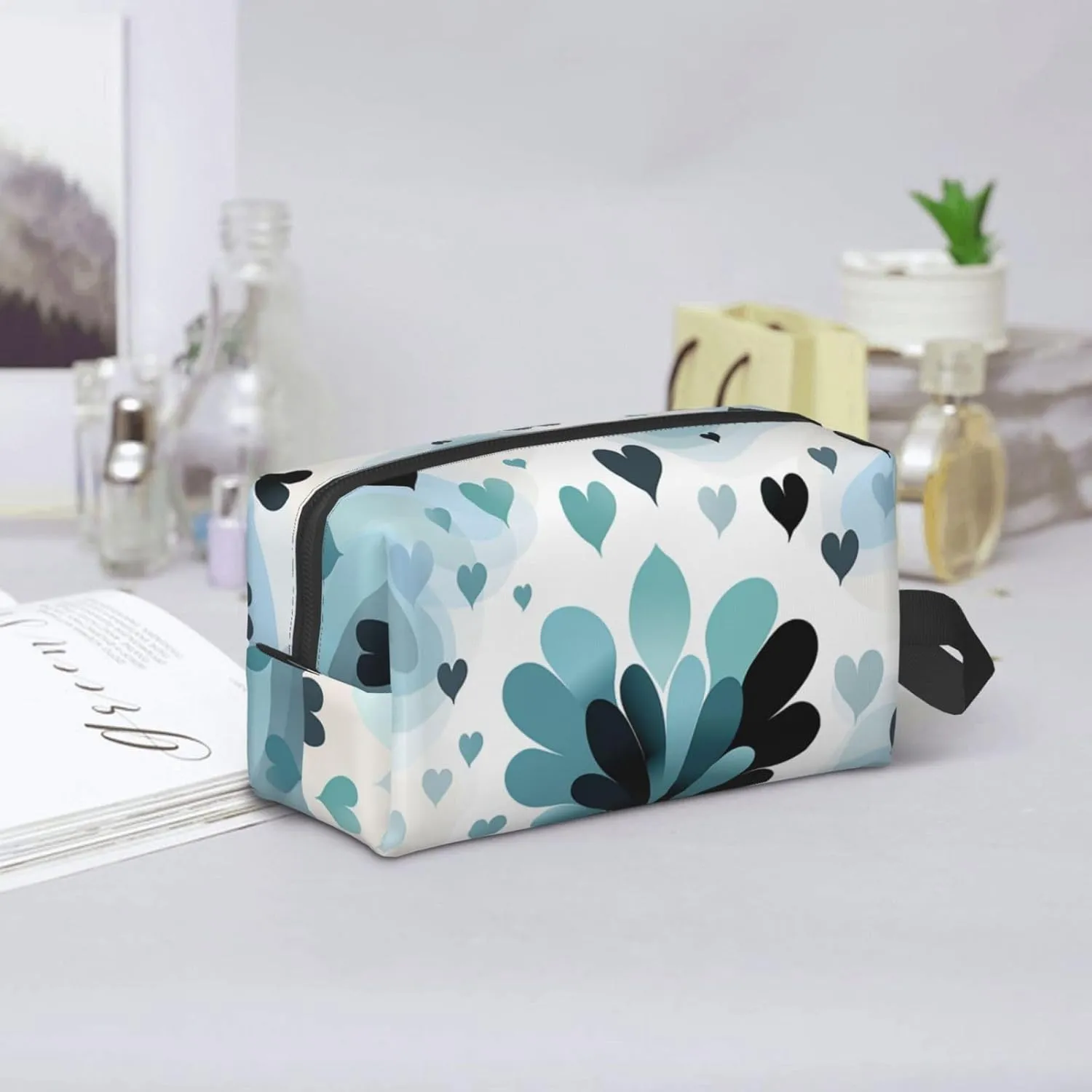 Toiletry Bag for Women Men Dopp Kit Travel Makeup Bag Make Up Organizers Cosmetic Bag Heart Pattern Hanging Toiletry Bag Shaving Bag with Large Capacity for Travel