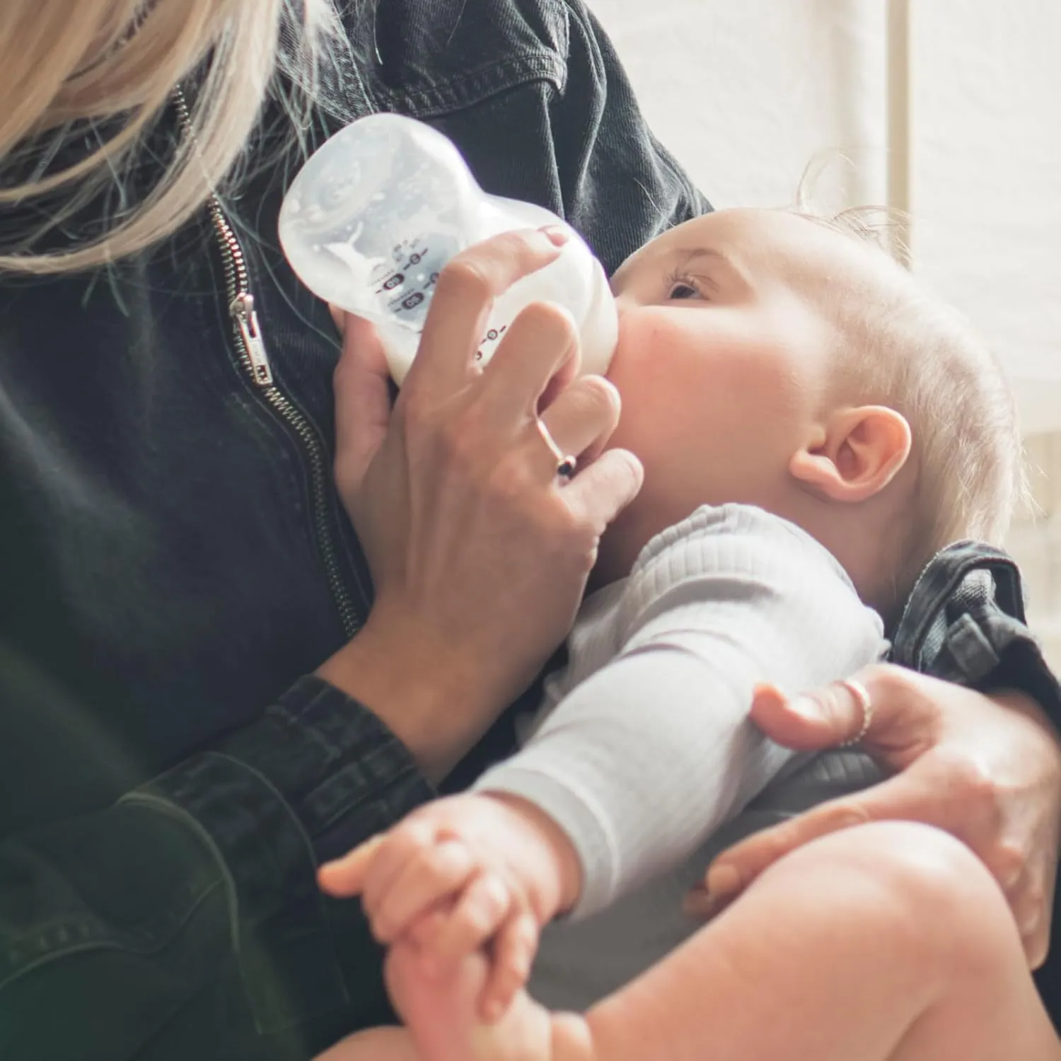 Tommee Tippee Closer to Nature Anti-Colic Baby Bottle, 5oz, Slow-Flow Breast-Like Nipple & Advanced Anti-Colic Baby Bottle Nipples, Breast-Like, Soft Silicone, Medium Flow, 3m , 2 Count
