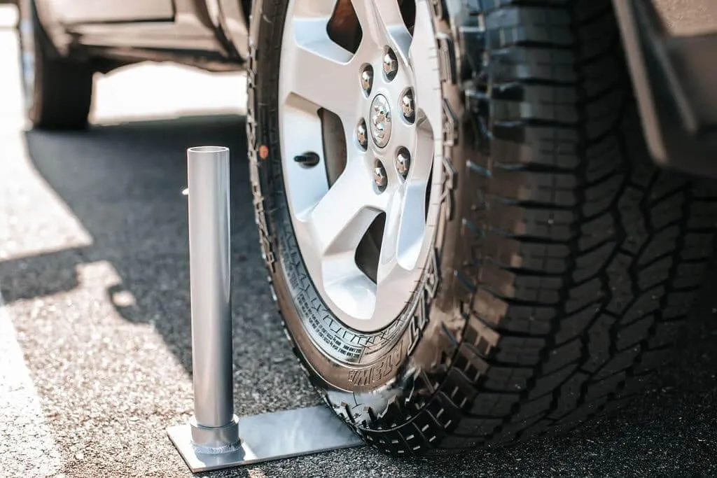 Ultimate Tailgate Kit with Portable Flagpole and Tire Mount