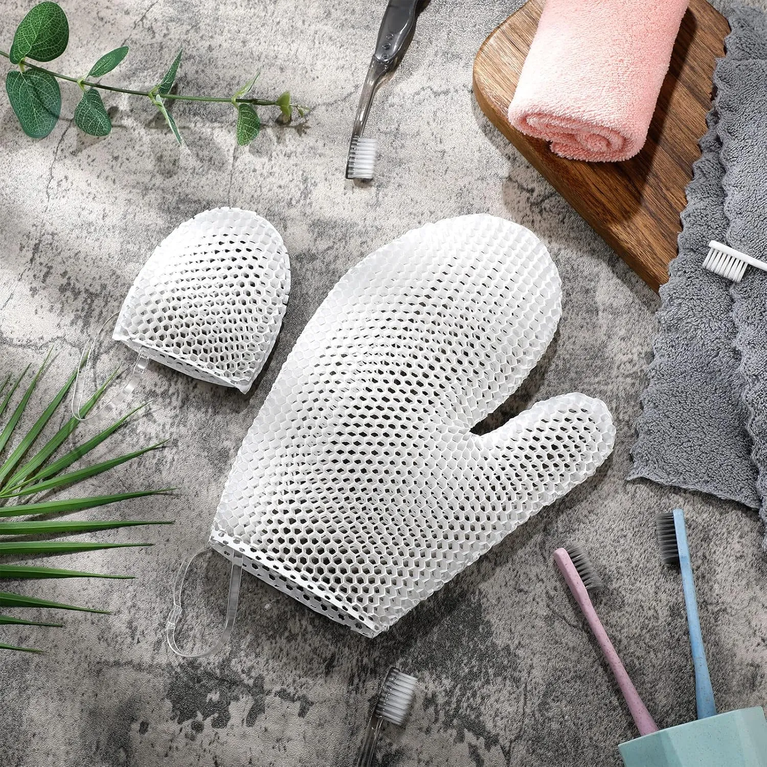 Vesici 2 Pcs Honeycomb Exfoliating Glove Set Exfoliating Bath Mitt Honeycomb Face and Body Scrubber Shower Mitt Sponges for Cleaning Body Shower Face Skin Beauty Spa(White)